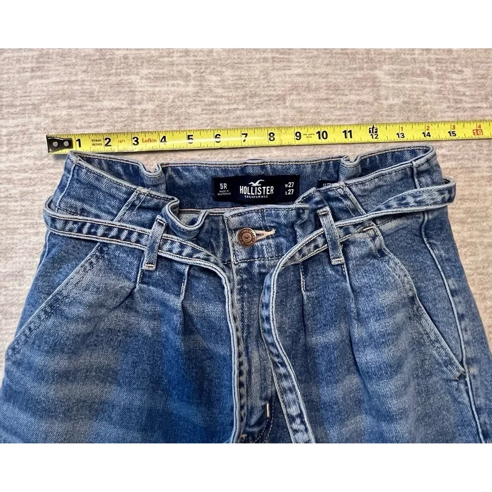 Hollister Ultra High-Rise Mom Jeans Women's Size 5R (W27 L27) Medium Wash Frayed - Picture 6 of 9